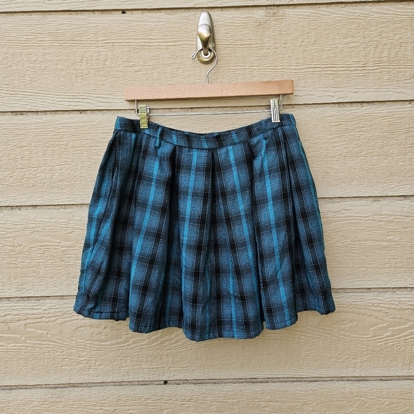 Hot Topic black and turquoise plaid pleated mini skirt large - Picture 1 of 5